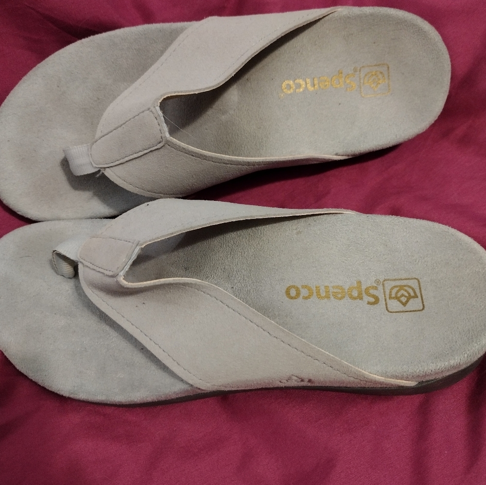 Size 9 women's Spenco orthotic sandals